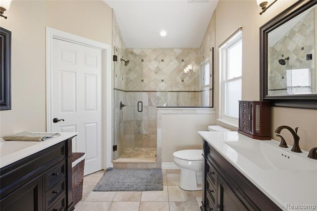 816 Oak Cluster Court, Howell, MI 48855