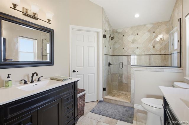 816 Oak Cluster Court, Howell, MI 48855