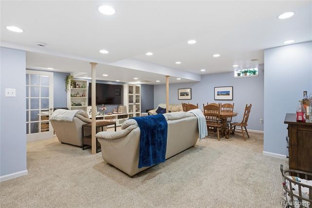 816 Oak Cluster Court, Howell, MI 48855