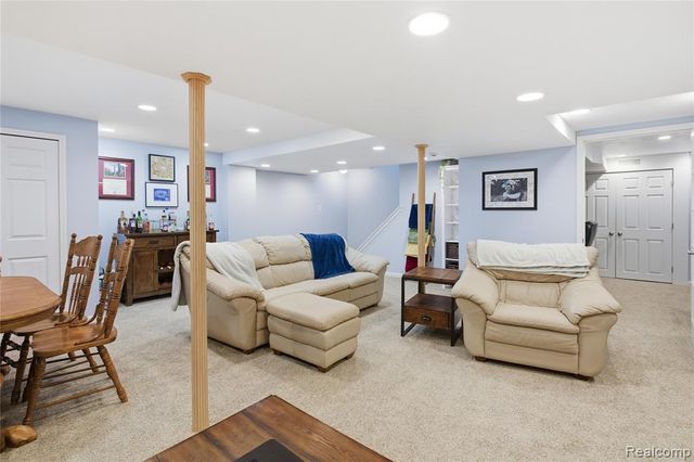 816 Oak Cluster Court, Howell, MI 48855