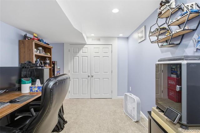 816 Oak Cluster Court, Howell, MI 48855