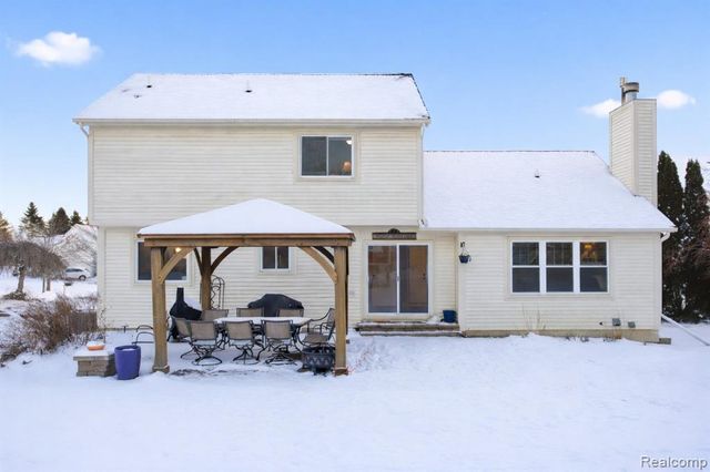 816 Oak Cluster Court, Howell, MI 48855