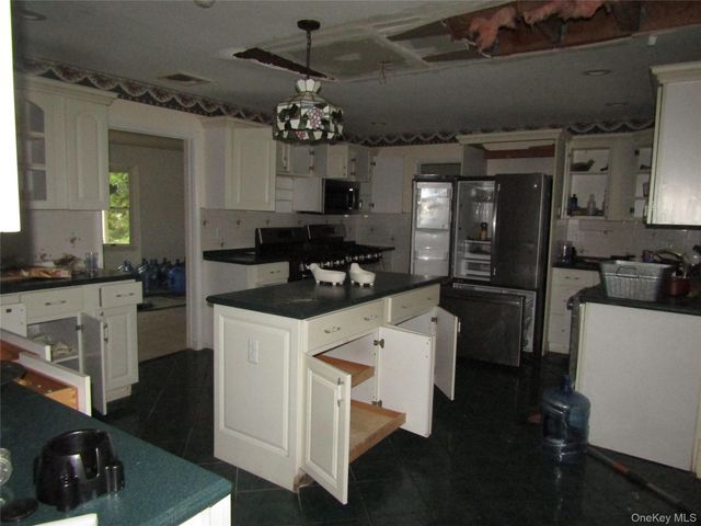 5 Wynville, Coram, NY 11727