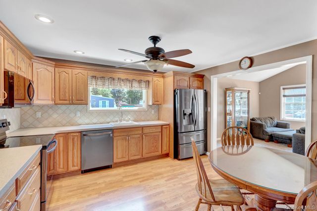 18 Aster Avenue, Holtsville, NY 11742