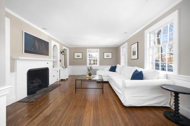 2 Woodbine Ln, Hingham, MA 02043