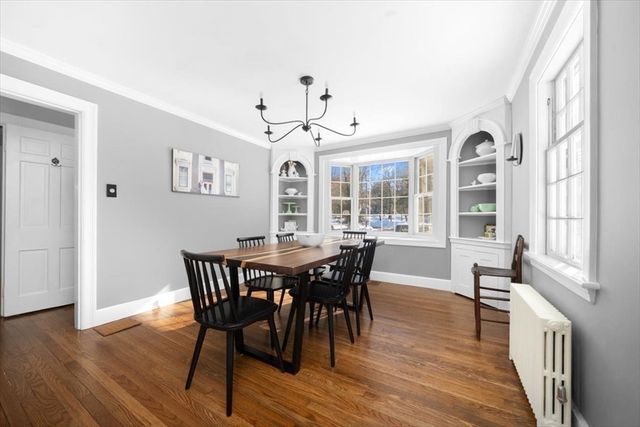 2 Woodbine Ln, Hingham, MA 02043