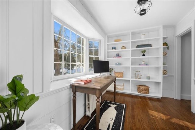 2 Woodbine Ln, Hingham, MA 02043