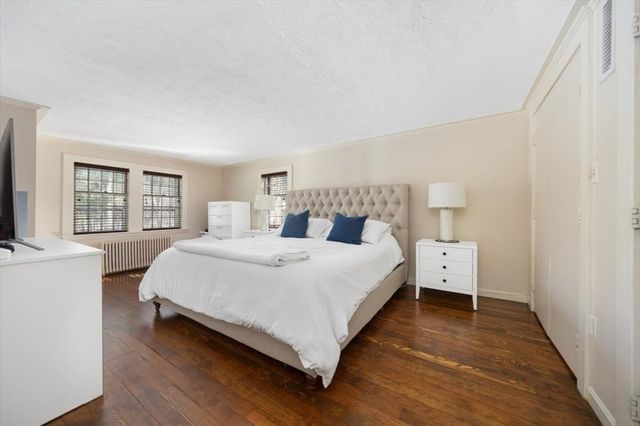 2 Woodbine Ln, Hingham, MA 02043