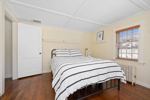 2 Woodbine Ln, Hingham, MA 02043