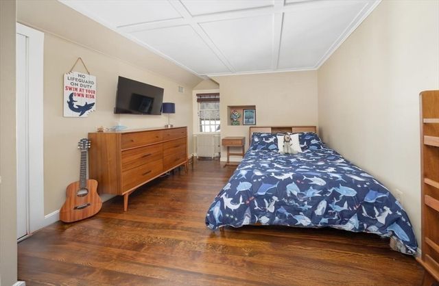 2 Woodbine Ln, Hingham, MA 02043