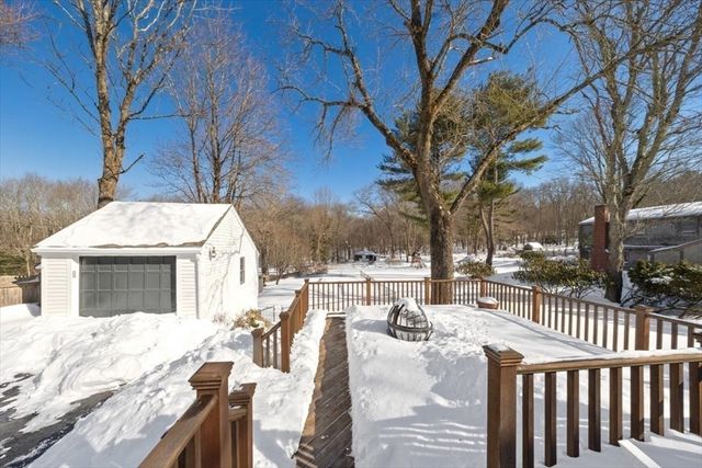 2 Woodbine Ln, Hingham, MA 02043