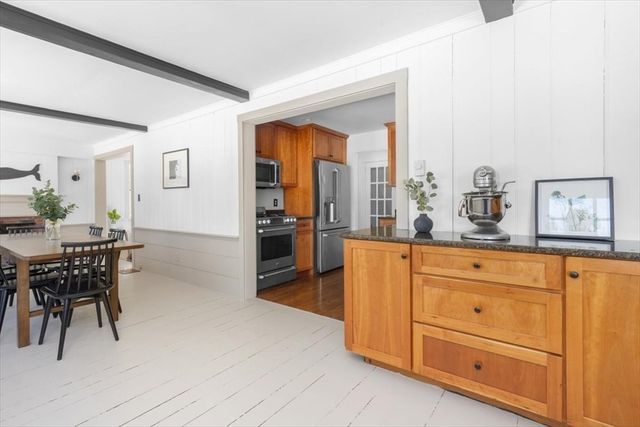 2 Woodbine Ln, Hingham, MA 02043