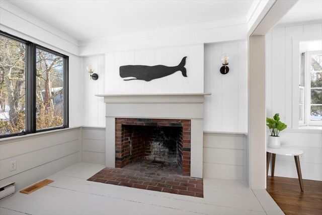 2 Woodbine Ln, Hingham, MA 02043