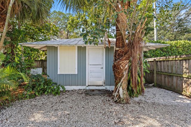 333 SW Manor Dr, Stuart, FL 34994
