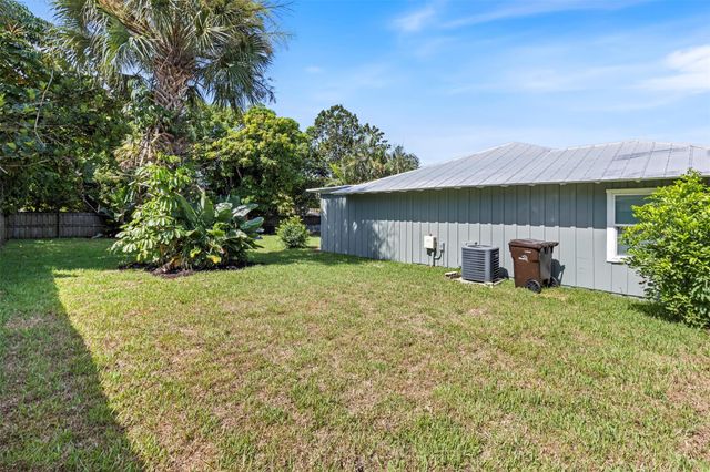 333 SW Manor Dr, Stuart, FL 34994