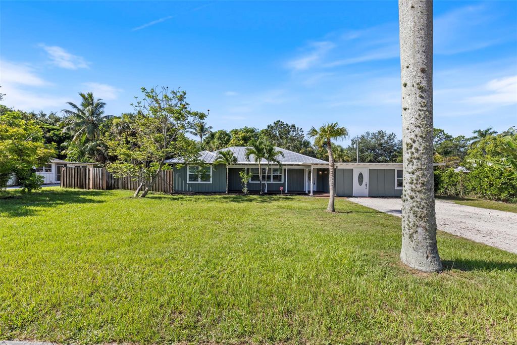 333 SW Manor Dr, Stuart, FL 34994