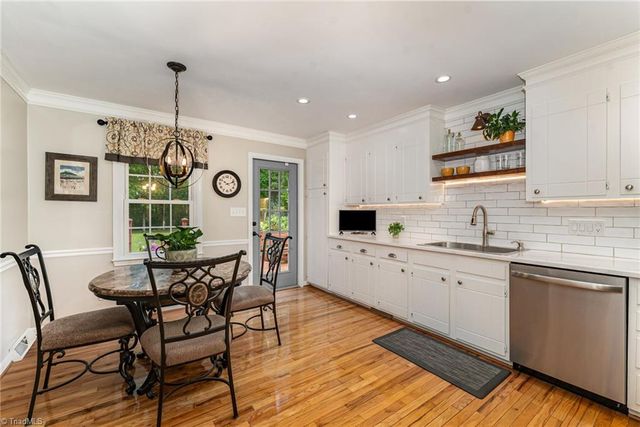 437 Valleymeade Drive, Kernersville, NC 27284