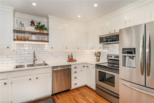 437 Valleymeade Drive, Kernersville, NC 27284