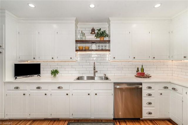 437 Valleymeade Drive, Kernersville, NC 27284