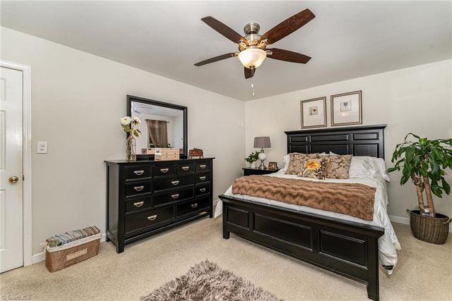 437 Valleymeade Drive, Kernersville, NC 27284
