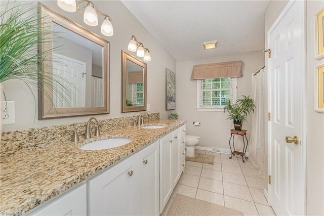 437 Valleymeade Drive, Kernersville, NC 27284