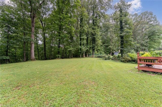 437 Valleymeade Drive, Kernersville, NC 27284