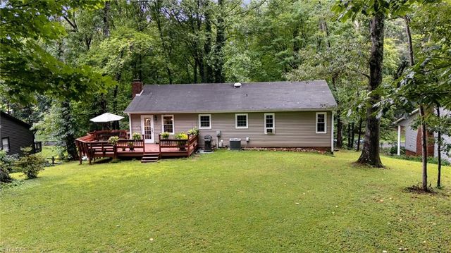 437 Valleymeade Drive, Kernersville, NC 27284