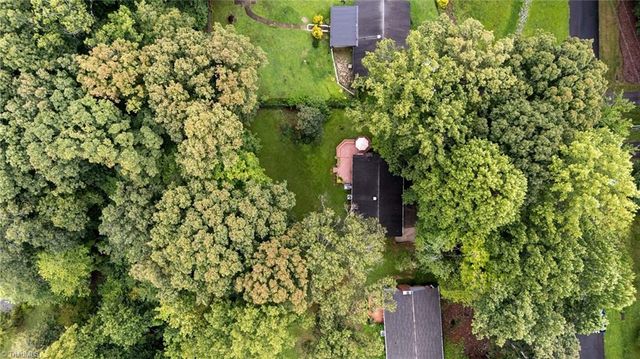 437 Valleymeade Drive, Kernersville, NC 27284