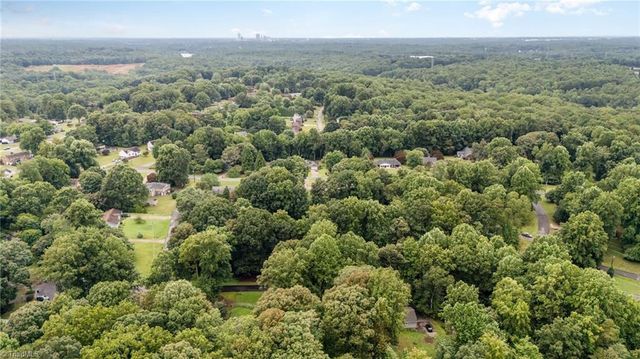 437 Valleymeade Drive, Kernersville, NC 27284