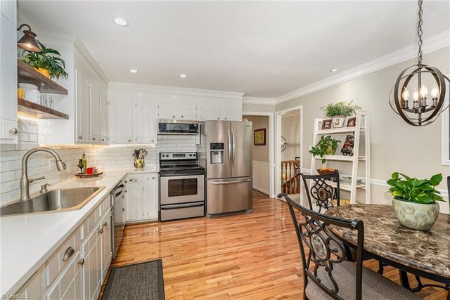 437 Valleymeade Drive, Kernersville, NC 27284