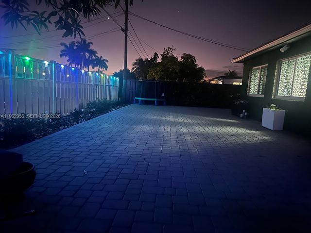 8600 NW 25th Ct, Sunrise, FL 33322