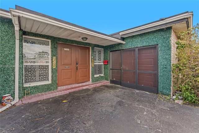 8600 NW 25th Ct, Sunrise, FL 33322