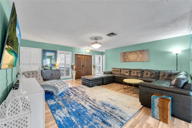 8600 NW 25th Ct, Sunrise, FL 33322