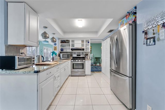 8600 NW 25th Ct, Sunrise, FL 33322