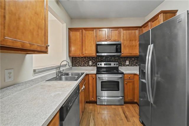 118 Wiley Parc Circle, Woodstock, GA 30188