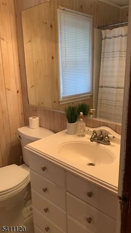 5 Park Sq, Lopatcong Twp., NJ 08865