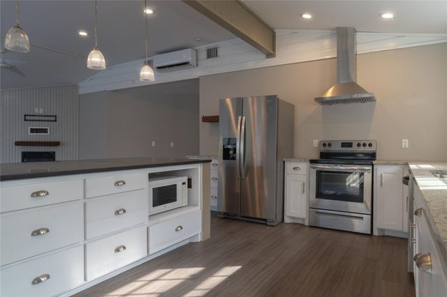 120 Erskine Ferry RD, Seguin, TX 78155