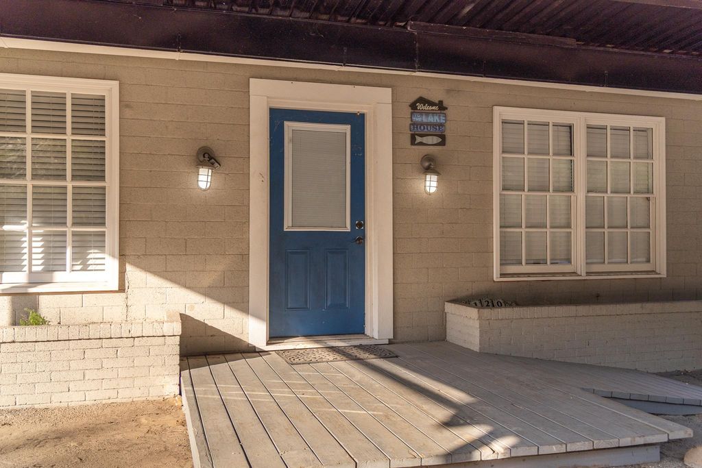 120 Erskine Ferry RD, Seguin, TX 78155