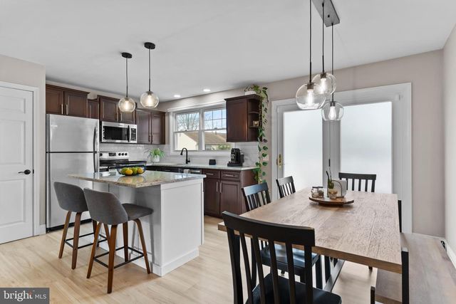 6 MANDY CT, Camp Hill, PA 17011