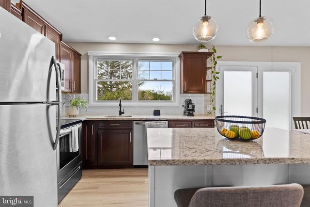 6 MANDY CT, Camp Hill, PA 17011