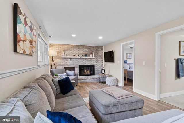 6 MANDY CT, Camp Hill, PA 17011