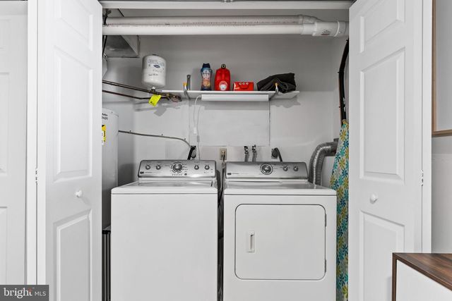 6 MANDY CT, Camp Hill, PA 17011