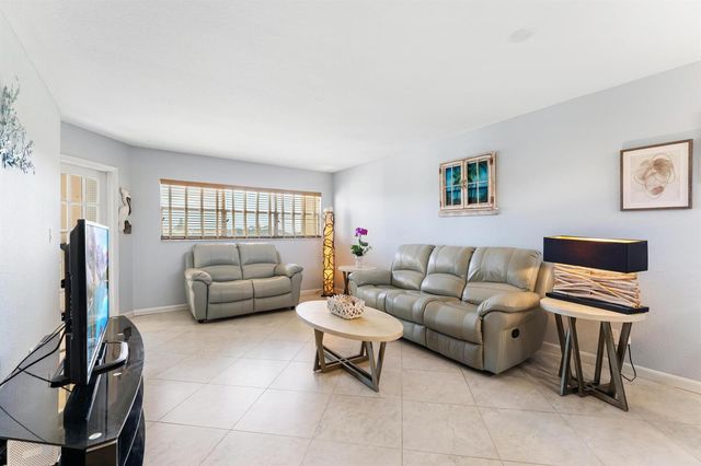 3654 Via Poinciana 504, Lake Worth, FL 33467