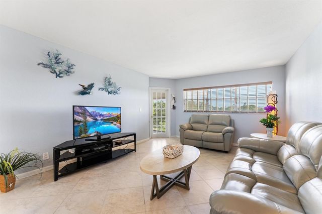 3654 Via Poinciana 504, Lake Worth, FL 33467