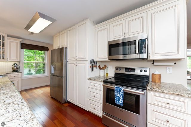 1206 Fairfield Drive, Mt Pleasant, MI 48858