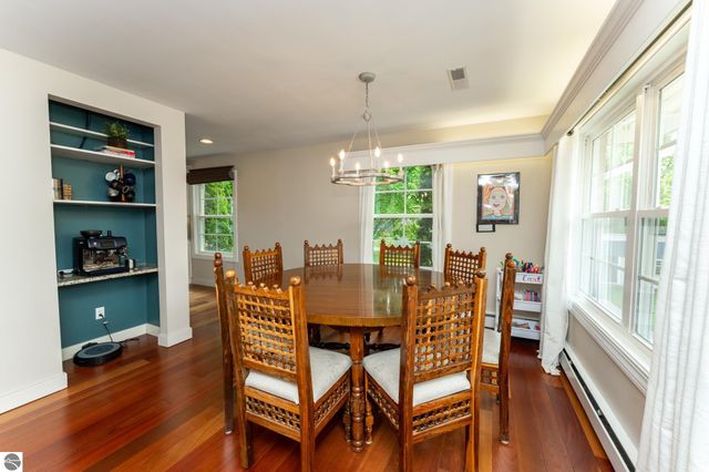 1206 Fairfield Drive, Mt Pleasant, MI 48858