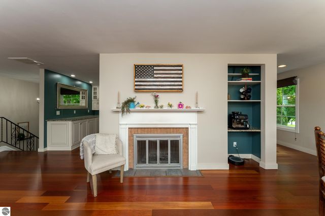 1206 Fairfield Drive, Mt Pleasant, MI 48858