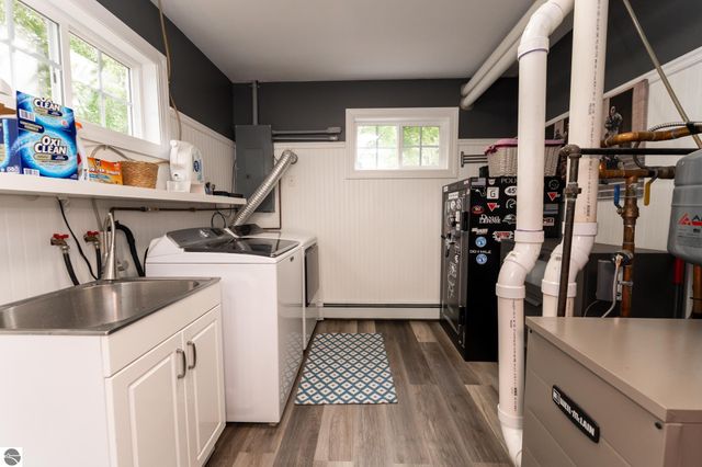 1206 Fairfield Drive, Mt Pleasant, MI 48858