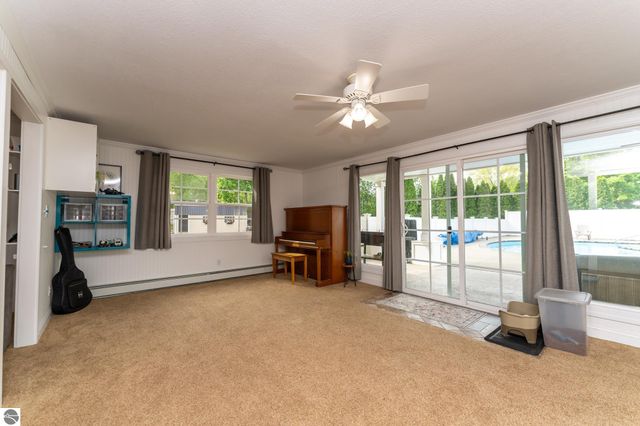 1206 Fairfield Drive, Mt Pleasant, MI 48858