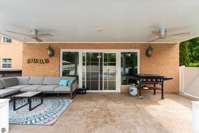 1206 Fairfield Drive, Mt Pleasant, MI 48858